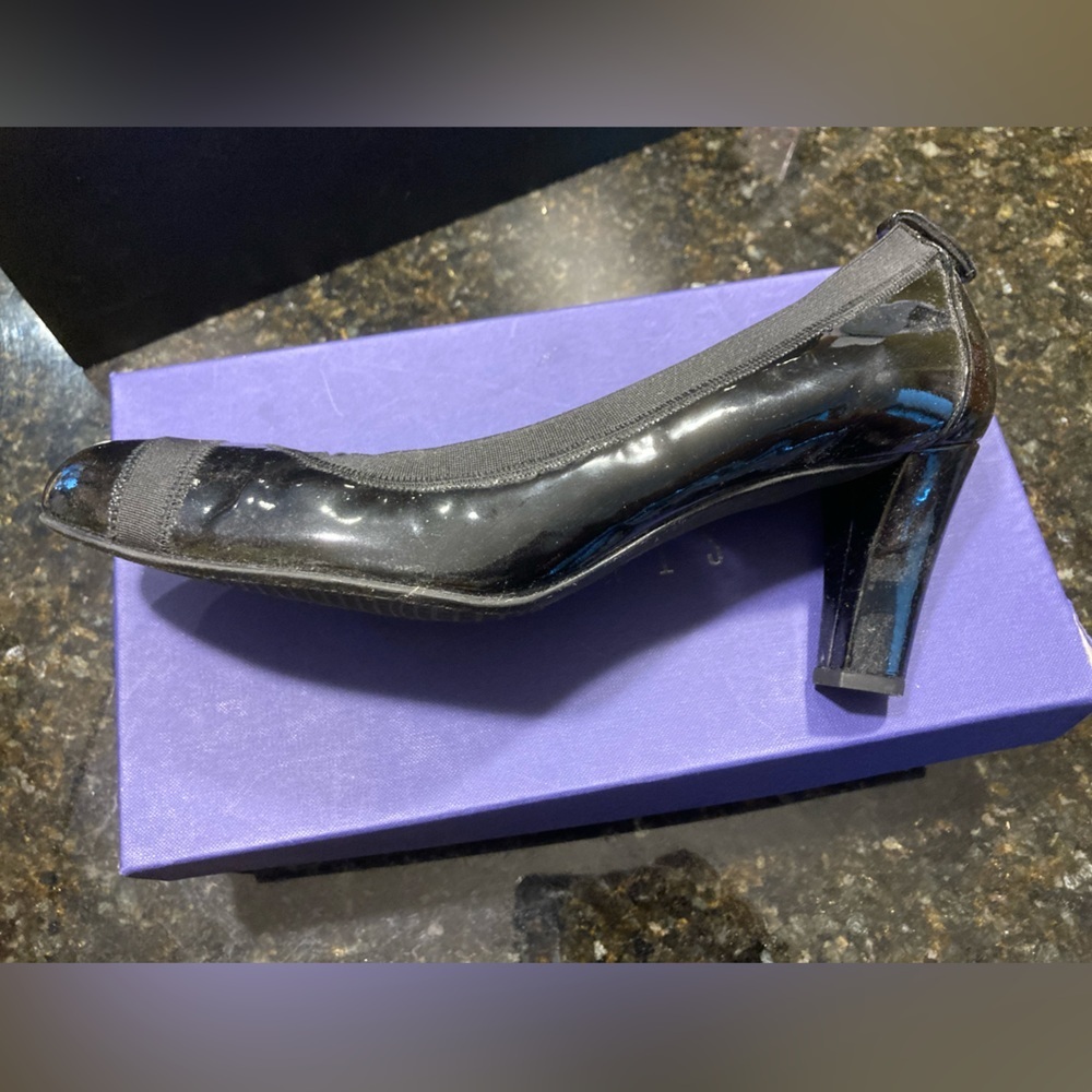 Stuart Weitzman Black Patent Pumps - 10.5 Like New - Picture 7 of 12
